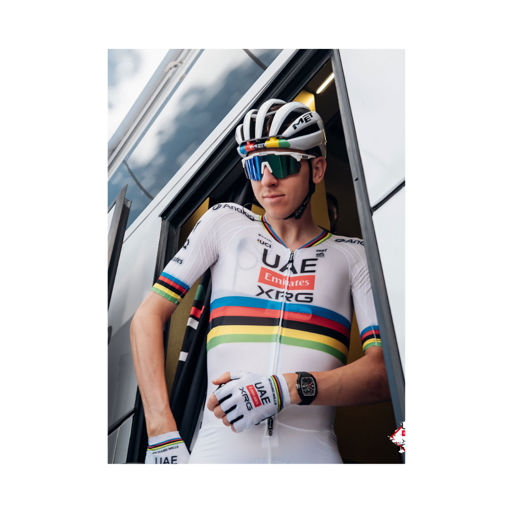 2026 MET Trenta 3K Carbon Mips (Rainbow Edition)